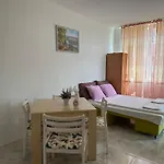 Oazis Апартаменты *